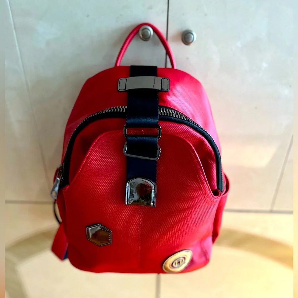 ARMISE GOLD elegant design red and black backpack.
